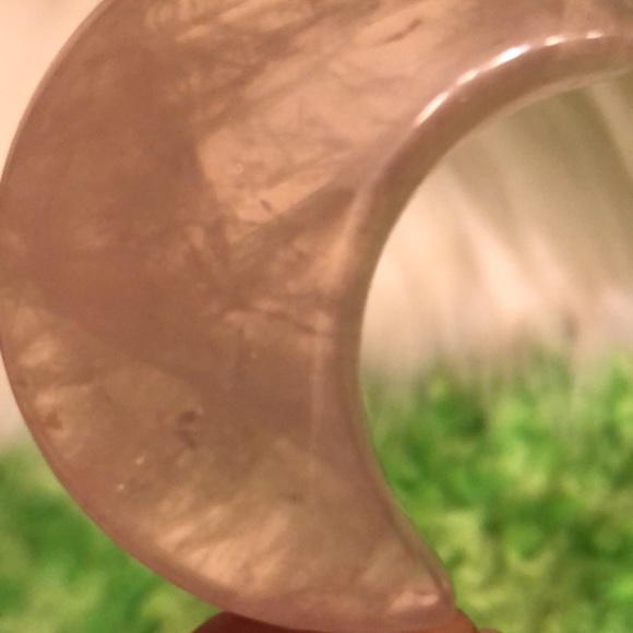 Rose quartz moon palm stone - Picture 6 of 8